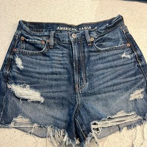 American Eagle 90s Boyfriend Shorts